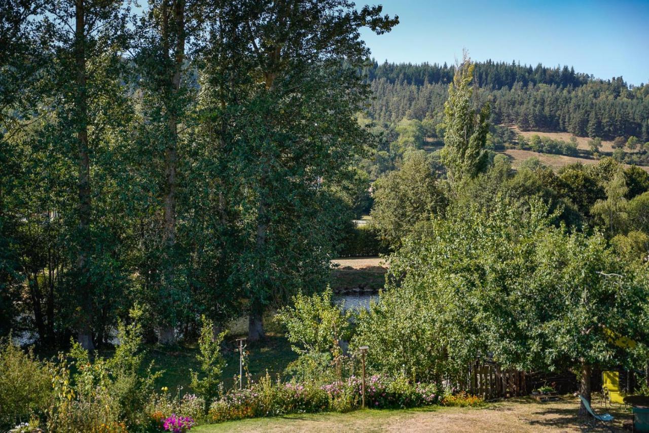 Aux Peupliers Bed & Breakfast Le Malzieu-Ville Exterior photo